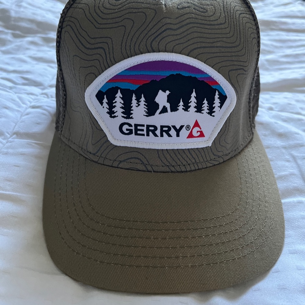 Hat. Gerry brand s/m. Olive green